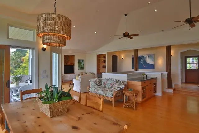 Listing Image for 14 Lower Ulumalu Rd 19 of 50