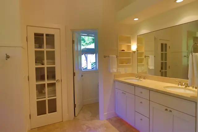 Listing Image for 14 Lower Ulumalu Rd 35 of 50