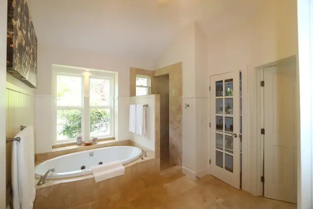 Listing Image for 14 Lower Ulumalu Rd 36 of 50