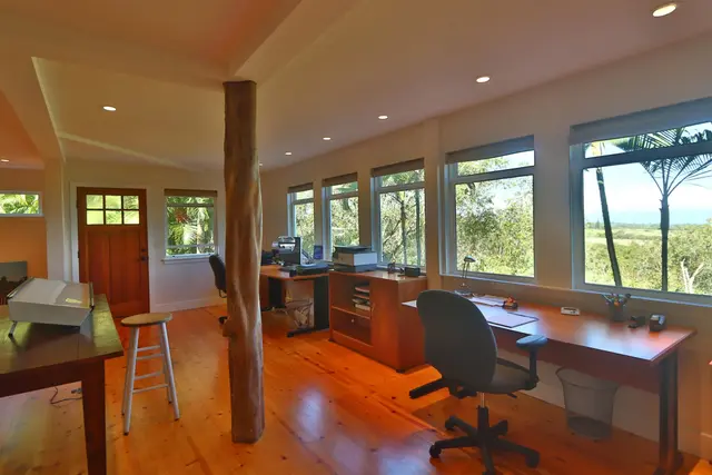 Listing Image for 14 Lower Ulumalu Rd 39 of 50
