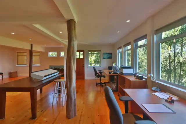 Listing Image for 14 Lower Ulumalu Rd 40 of 50