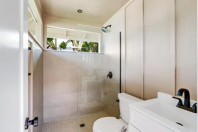 Listing Image for 5184 Lower Honoapiilani Rd 21 of 26