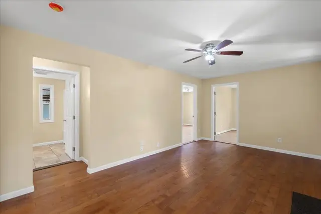 Listing Image for 752 Noholani St 16 of 45