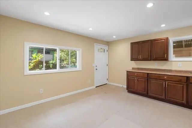 Listing Image for 752 Noholani St 21 of 45