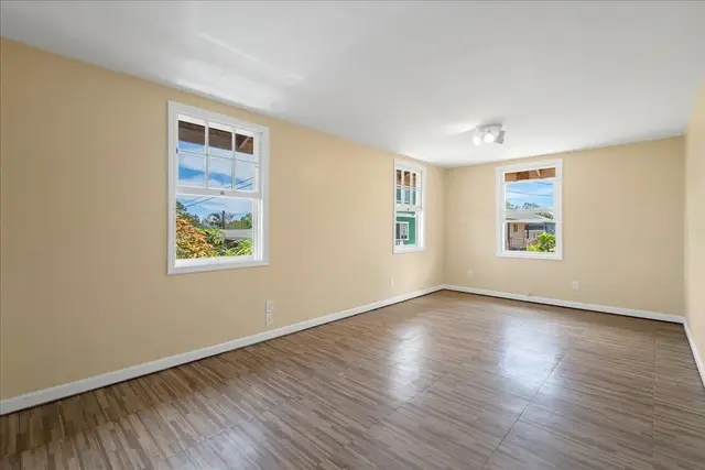 Listing Image for 752 Noholani St 24 of 45