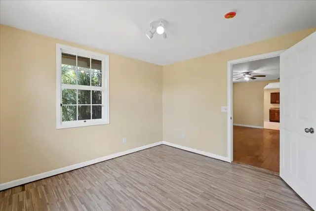 Listing Image for 752 Noholani St 32 of 45