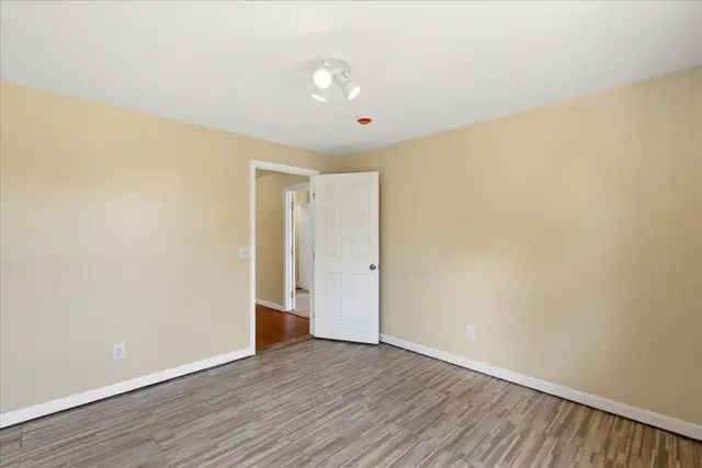 Listing Image for 752 Noholani St 33 of 45