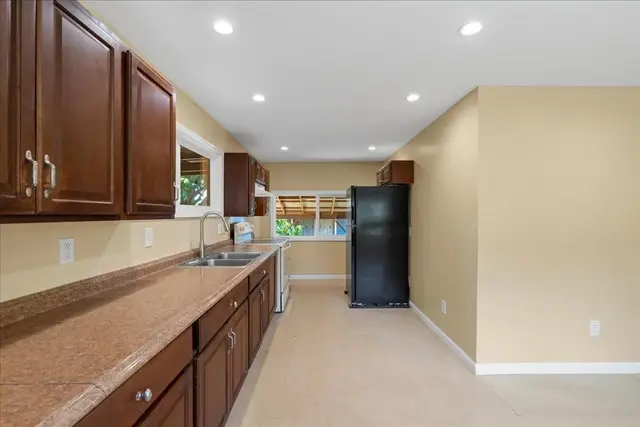 Listing Image for 752 Noholani St 8 of 45