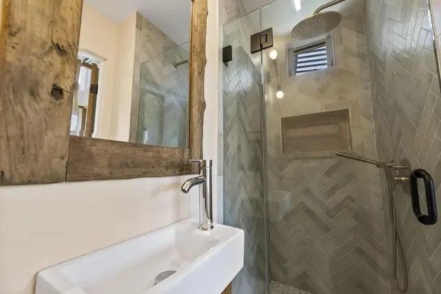 Listing Image for 674 Kauaheahe Pl Unit B 18 of 46