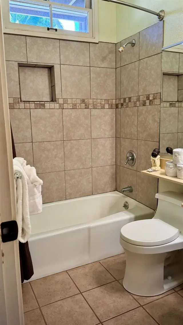 Listing Image for 100 Lio Pl Q3 12 of 36