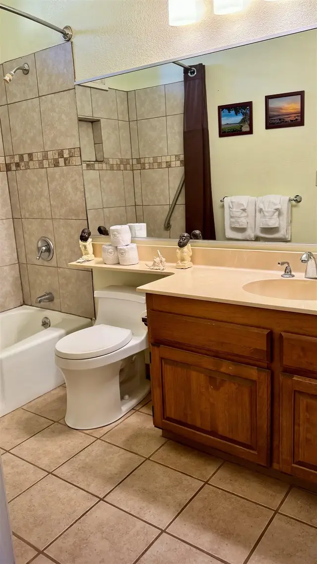 Listing Image for 100 Lio Pl Q3 13 of 36