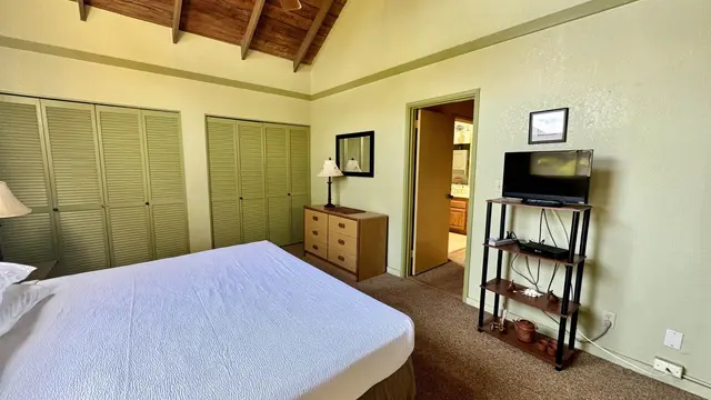 Listing Image for 100 Lio Pl Q3 17 of 36