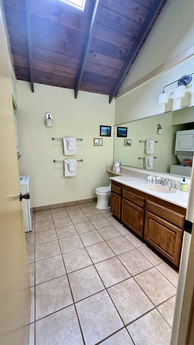 Listing Image for 100 Lio Pl Q3 19 of 36