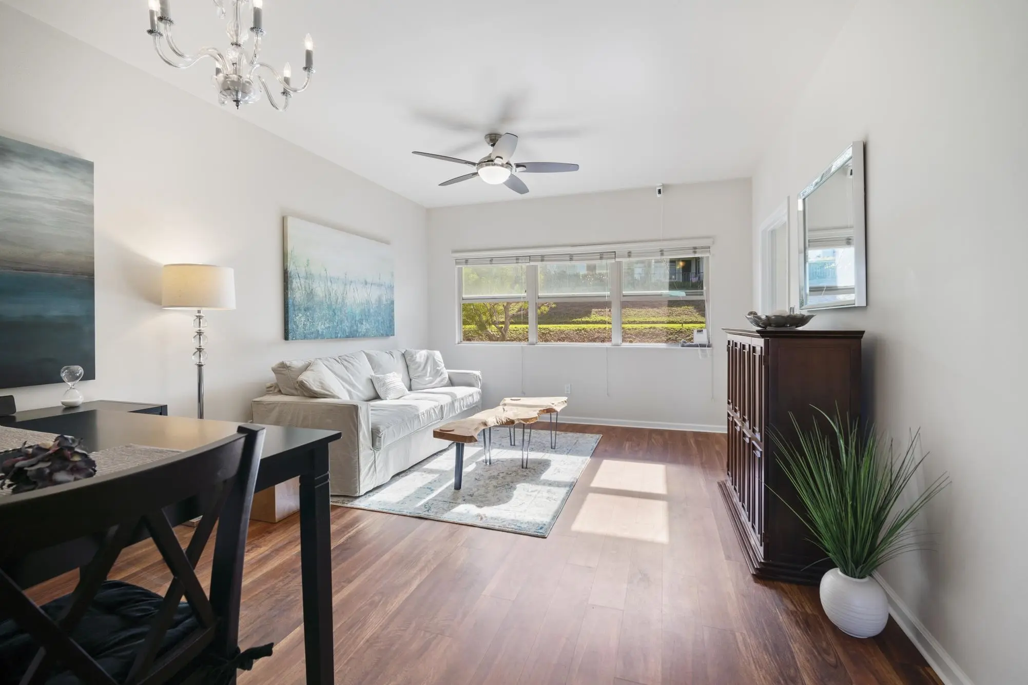 Photo of Listing #406446