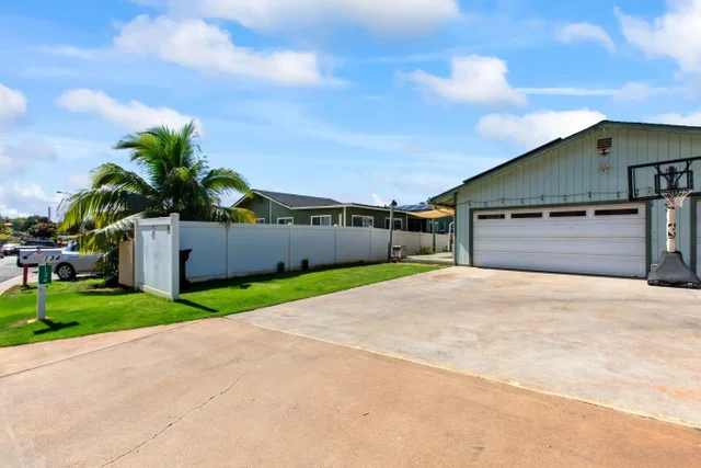 Listing Image for 134 Ipukula Way 2 of 39