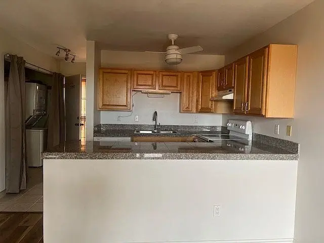 Photo of Listing #409282