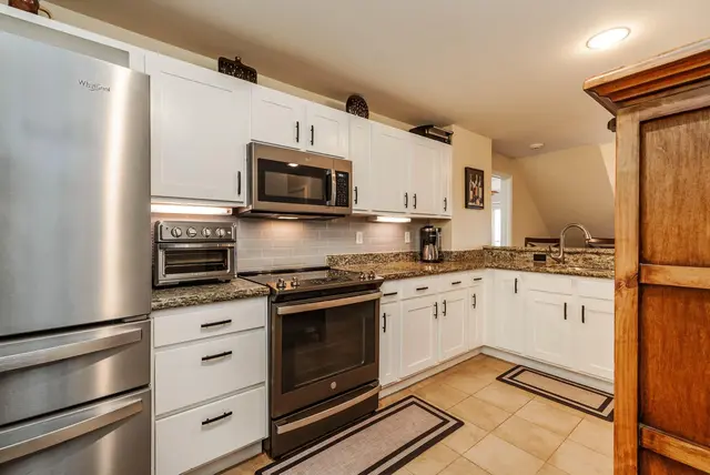 Listing Image for 3708 Lower Honoapiilani Rd E43 12 of 40