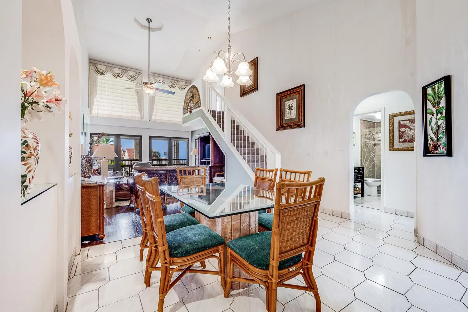 Photo of Listing #409329