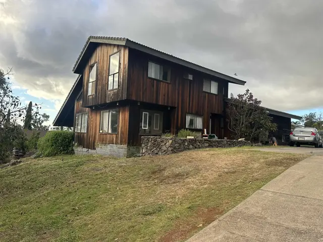 Listing Image for 75 Akea Pl 1 of 3
