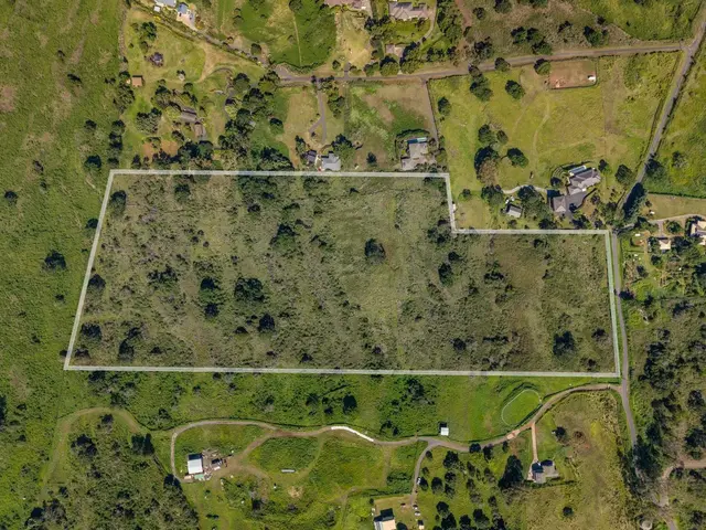 Listing Image for 275 Kealakapu Rd 14 of 28