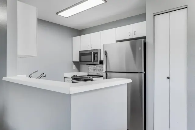Listing Image for 480 Kenolio Rd 28-206 43 of 50