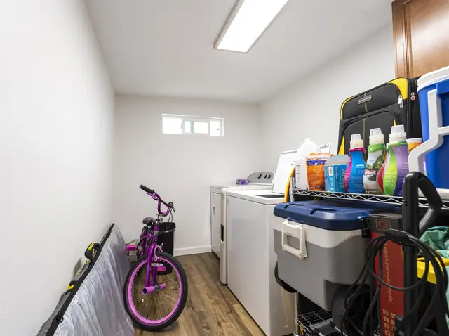Listing Image for 371 Lono Ave 11 of 19