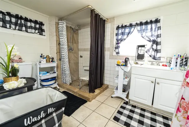 Listing Image for 371 Lono Ave 16 of 19