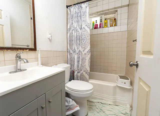 Listing Image for 371 Lono Ave 4 of 19