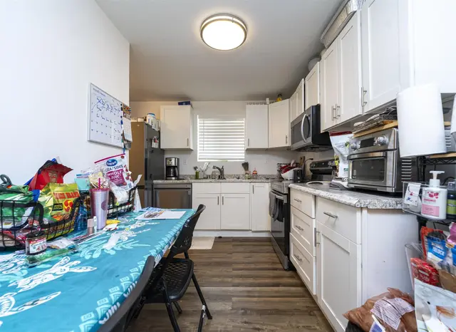 Listing Image for 371 Lono Ave 8 of 19