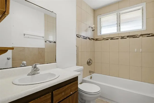 Listing Image for 572 Liholiho St 27 of 44