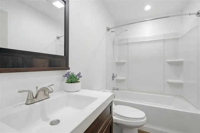 Listing Image for 572 Liholiho St 40 of 44