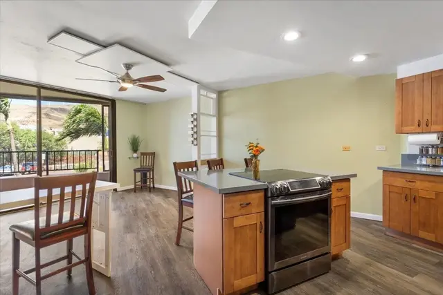 Listing Image for 20 Hauoli St 212 14 of 31