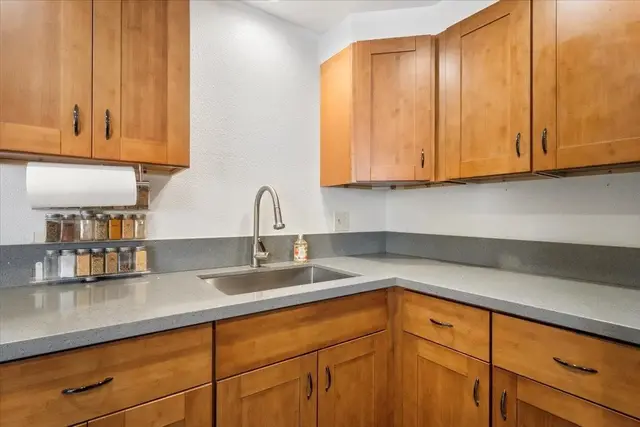 Listing Image for 20 Hauoli St 212 16 of 31