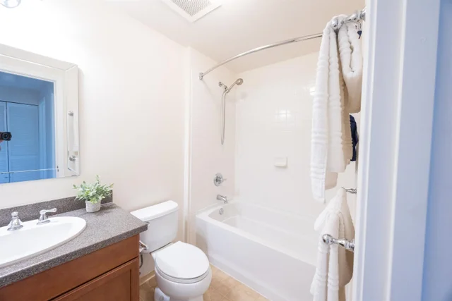 Listing Image for 31 E Kuu Aku Ln 206 16 of 21