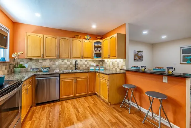 Listing Image for 289 Aukahi St 10 of 43