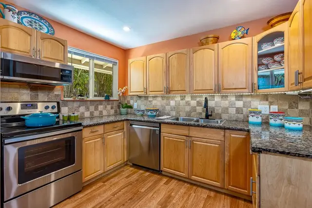 Listing Image for 289 Aukahi St 11 of 43