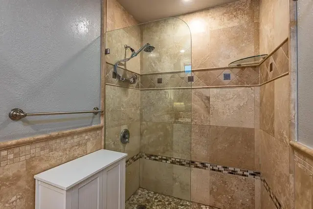 Listing Image for 289 Aukahi St 20 of 43