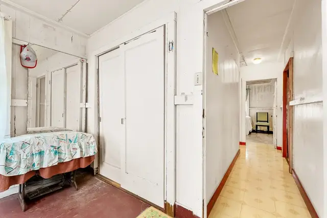 Listing Image for 953 Akaaka St 12 of 50