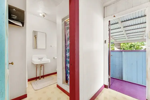 Listing Image for 953 Akaaka St 16 of 50