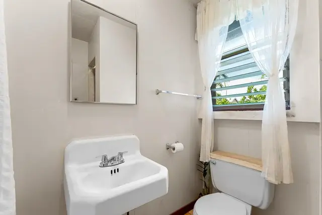 Listing Image for 953 Akaaka St 18 of 50