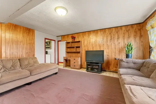 Listing Image for 953 Akaaka St 19 of 50