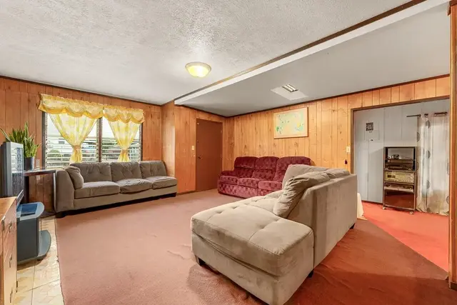 Listing Image for 953 Akaaka St 23 of 50