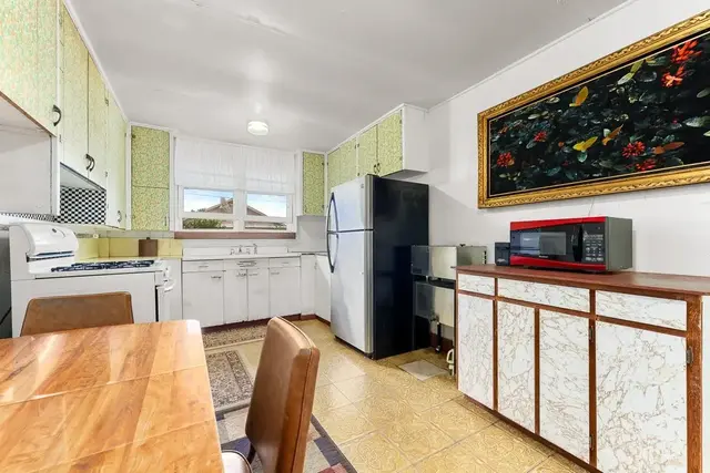 Listing Image for 953 Akaaka St 29 of 50
