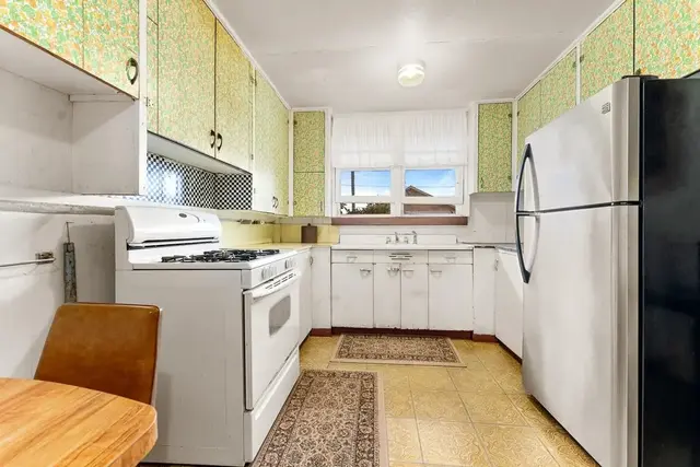 Listing Image for 953 Akaaka St 30 of 50