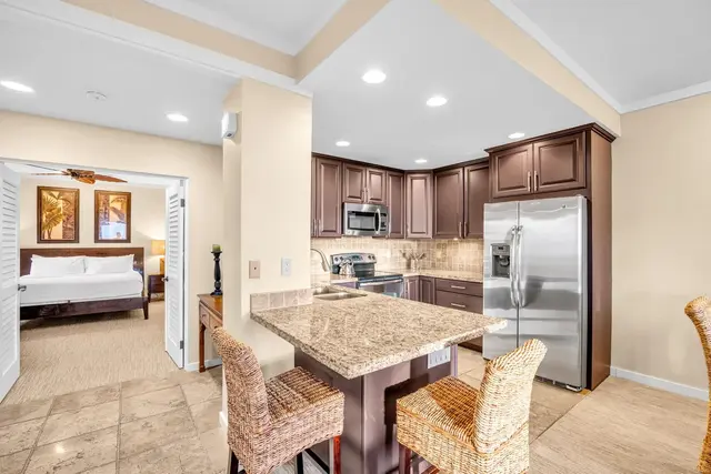 Listing Image for 500 Kapalua Dr 25v 3-4 12 of 36