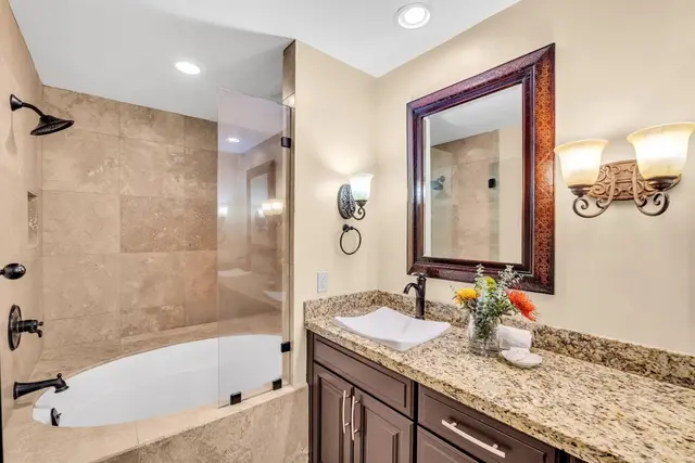 Listing Image for 500 Kapalua Dr 25v 3-4 23 of 36