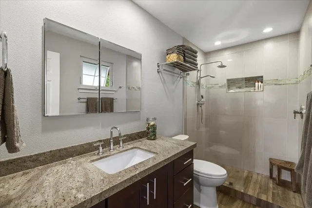 Listing Image for 3950 Kalai Waa St W201 34 of 50