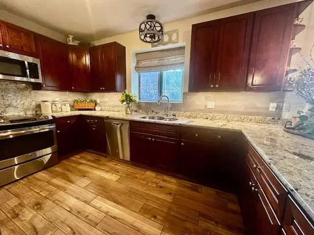 Listing Image for 1500 Limahana Cir E101 1 of 21