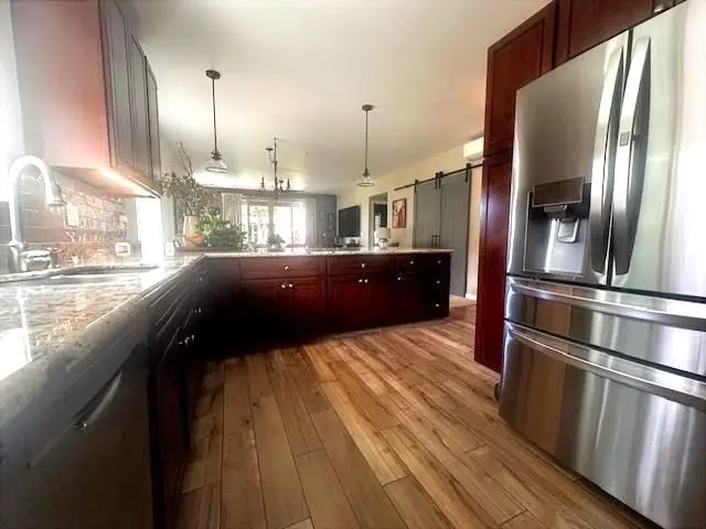 Listing Image for 1500 Limahana Cir E101 2 of 21