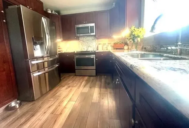 Listing Image for 1500 Limahana Cir E101 3 of 21